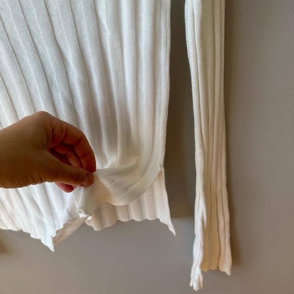 H&M Top 🤍 - Picture 4 of 5